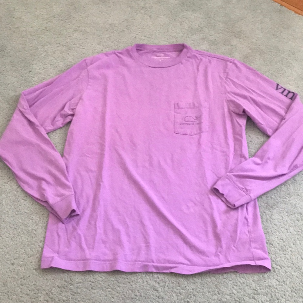Purple vineyard vines tshirt